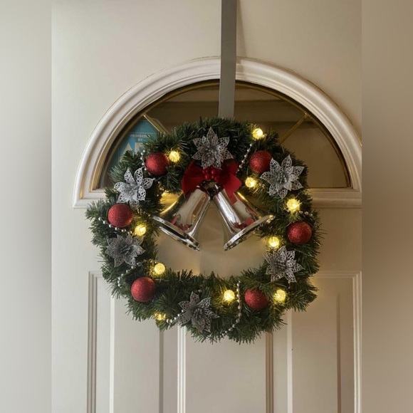 Handmade Light Up Wreath - Picture 5 of 5